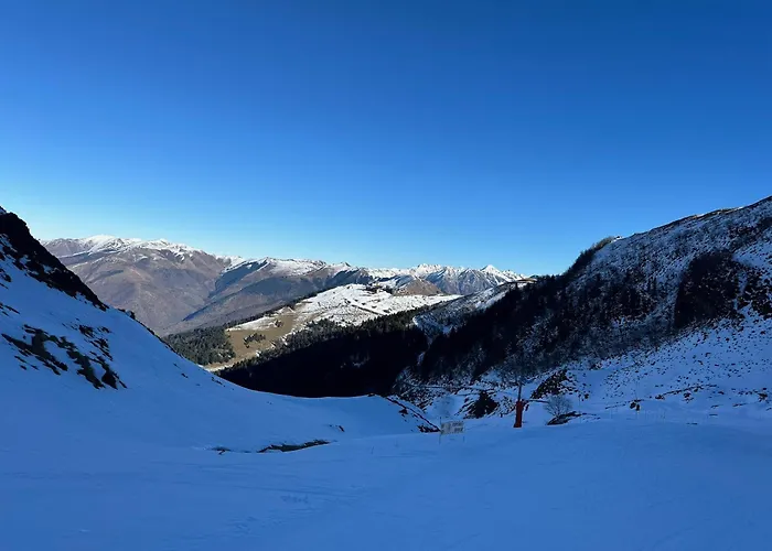 Appartement Sacaron24, T2 Bis, Centre Luchon, Wifi, Parking *